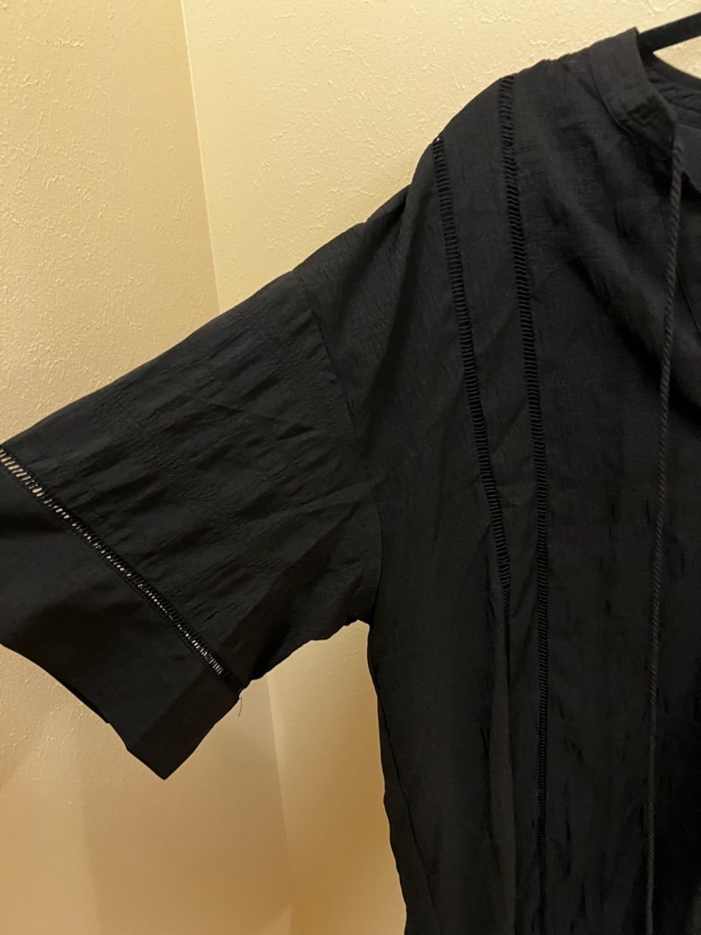 She + Sky Black Short Sleeve Textured Tunic with Ruffle Hem - Picture 3 of 4